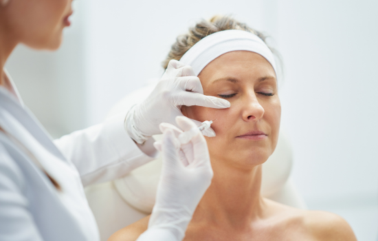 Aplicación de toxina botulinica para hiperhidrosis